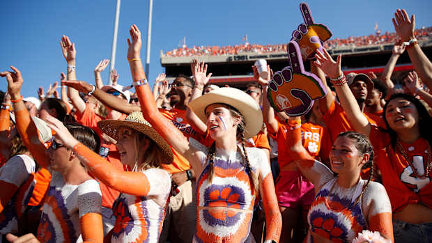 clemson thumb