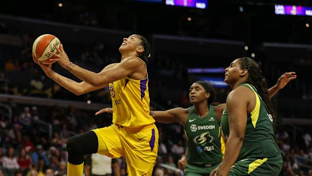 wnba-charter-flights-playoffs.jpg