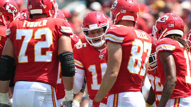 chiefs-raiders-watch.jpg