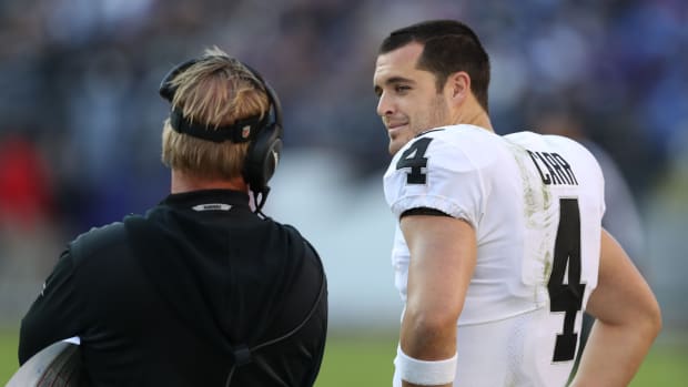 derek-carr-jon-gruden.jpg