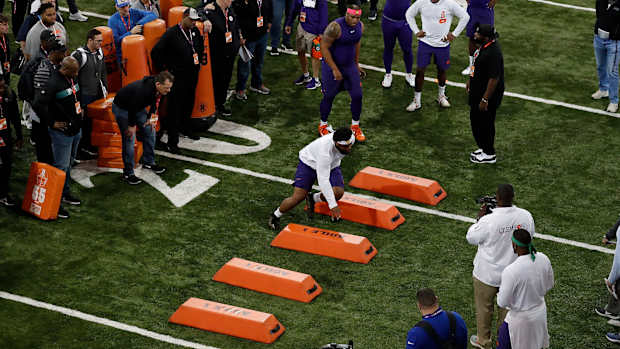 christian-wilkins-clemson-pro-day-workout.jpg