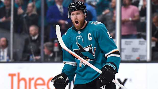 joe-pavelski-sharks-playoffs.jpg