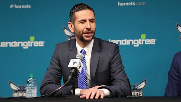 james-borrego-hornets-coach.jpg