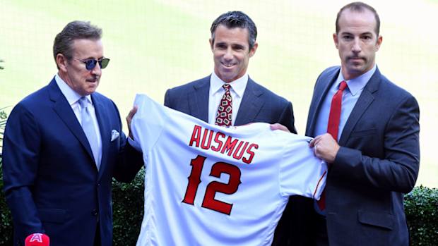 ausmus-topper.jpg