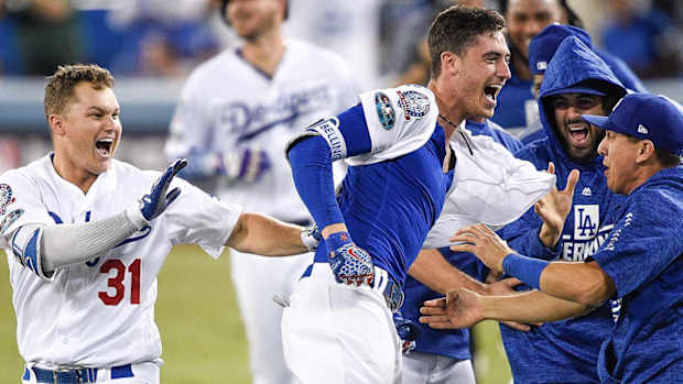 bellinger-celebration1-game3.jpg