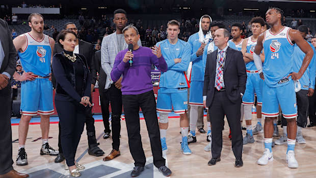 vivek_ranadive_marquee_.jpg