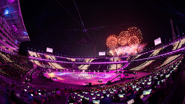pyeongchang-2018-olympic-closing-ceremony-1300.jpg