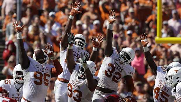 college-football-leaping.jpg