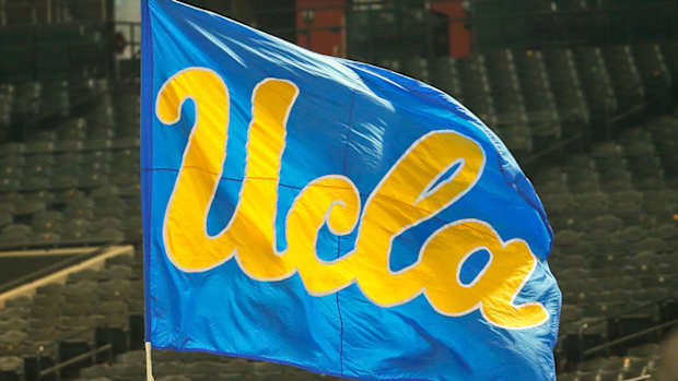 ucla-football-flag-logo-1300.jpg