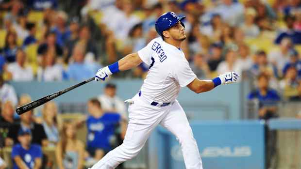 alex-guerrero-dodgers-topper.jpg