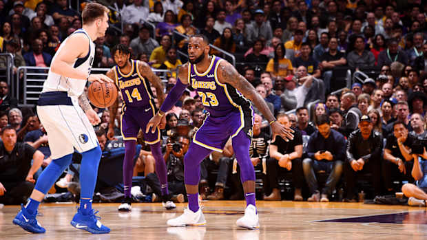 lebron_defends_luka_doncic.jpg