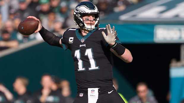 carson-wentz-eagles-monday-night-football-picks.jpg