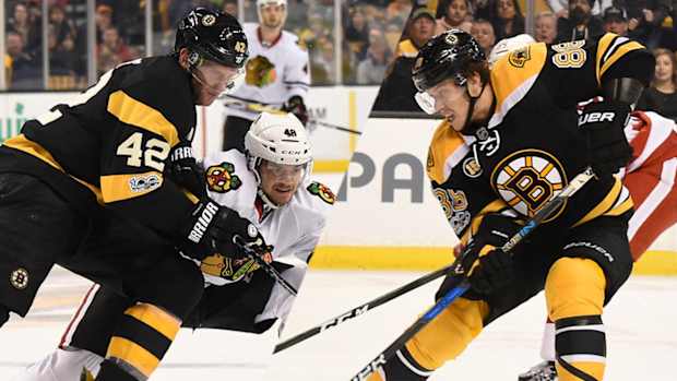 backes-pastrnak-bruins-split-1300.jpg