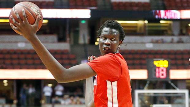 bol-bol-manute-son-basketball-recruiting.jpg