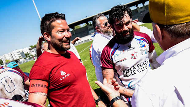 french-rugby-coach-jonathan-laskowski-saves-fan-life.jpg