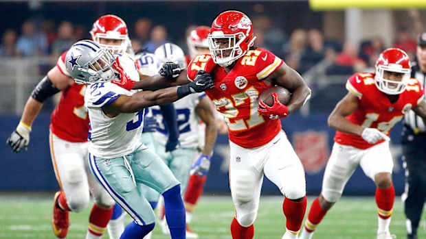 kareem-hunt-week-11-fantasy-football-trade-market.jpg