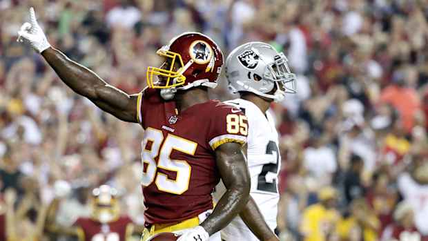 vernon-davis-week-9-fantasy-football-stream-options.jpg
