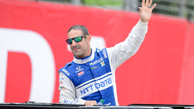 tony-kanaan-wave-lead.jpg