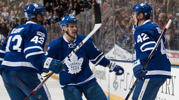 bozak-kadri-maple-leafs-nhl-1300.jpg