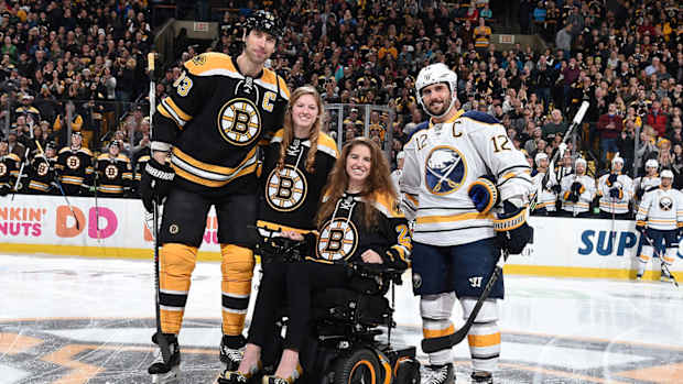 denna-laing-puck-drop-nhl-1300.jpg