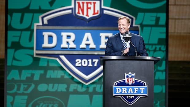 roger-goodell-boo-nfl-draft-video.jpg