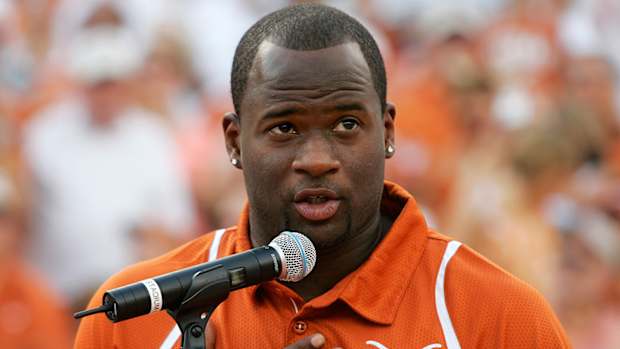vince-young-texas-longhorns-football.jpg