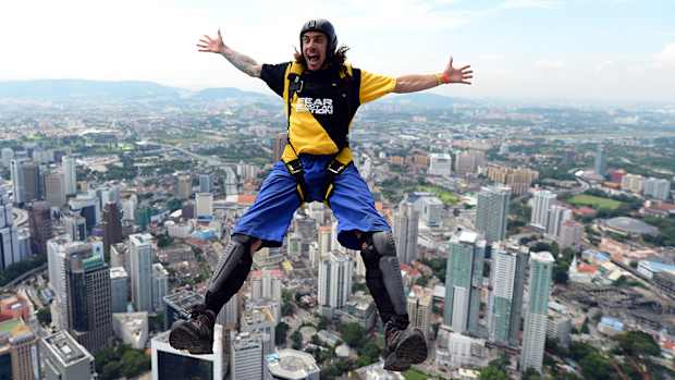 human-slingshot-basejumpers-lead.jpg