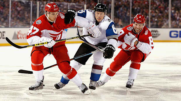 red-wings-avalanche-stadium-series-coors-field.jpg