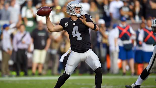 oakland-raiders-derek-carr.jpg