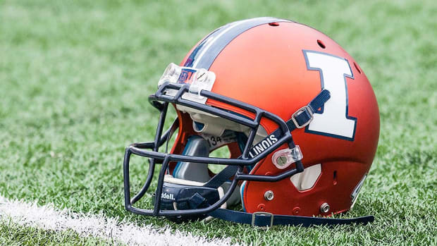 illinois-football-coaching-staff-lovie-smith.jpg