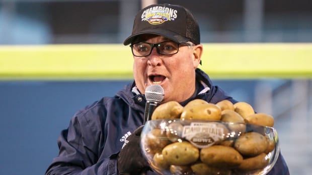akron-zips-football-terry-bowden-brett-ekkens-offensive-line-coach.jpg