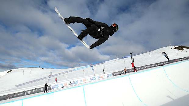 ipod-snowboarding-halfpipe-x-games-960.jpg