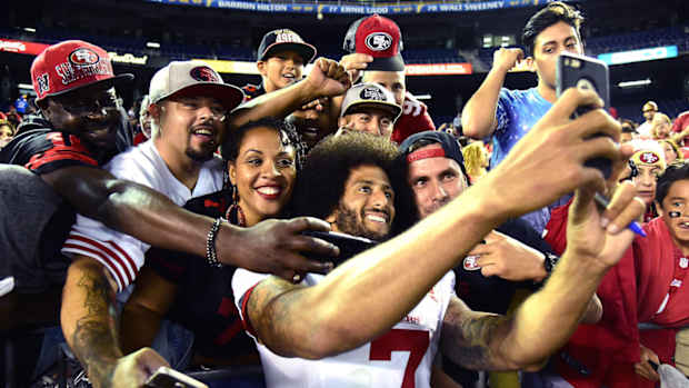 colin-kaepernick-49ers-protest.jpg