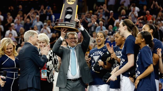 uconn-womens-basketball-ucla-mens-basketball-comparison.jpg