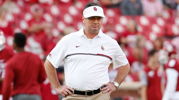 bob-stoops-oklahoma-joe-dixon-cfb-1300.jpg