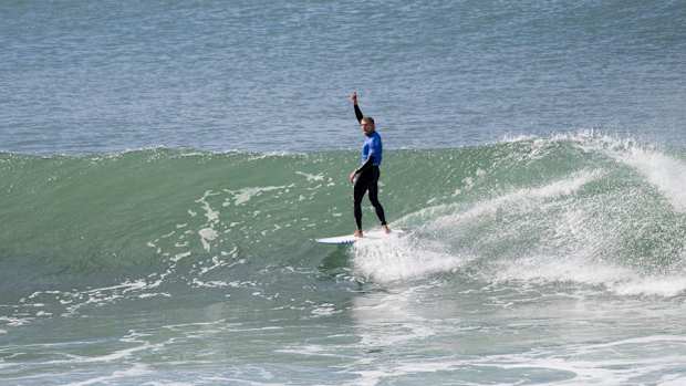 mick-fanning-wins-jbay-lead.jpg