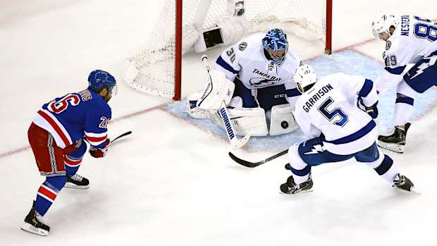 ben-bishop-lightning-save-game6.jpg