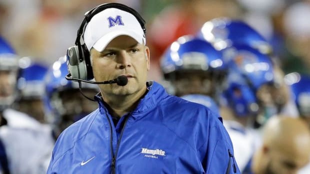 Justin Fuente has Memphis rolling; UCLA faces tough road without star Myles Jack