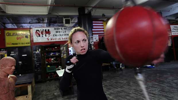heather-hardy-boxing-training-960.jpg