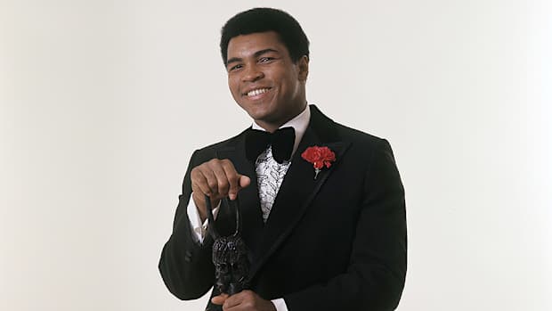 muhammad-ali-sportsman-1974.jpg