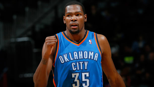 kevin-durant-thunder-cleared-training-camp.jpg