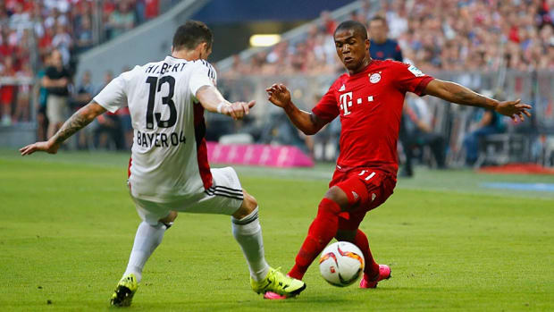 douglas-costa-vs.-bayer-leverkusen.jpg