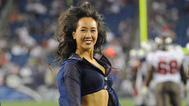 new-england-patriots-cheerleader-kelly