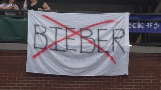 DiscoDemolition2BieberCyrus
