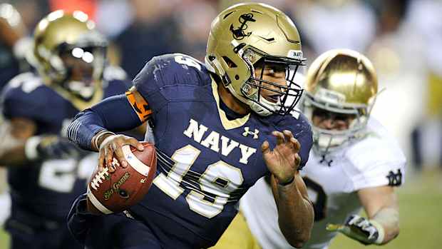 keenan-reynolds-navy-midshipmen-poinsettia-bowl.jpg