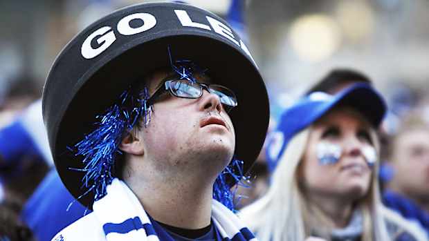 toronto-maple-leafs-fans.jpg