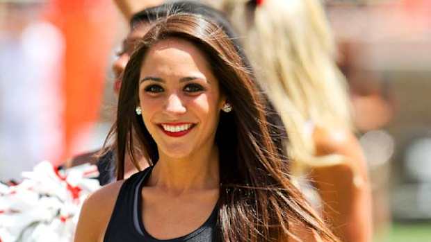 peyton-cheerleader-600.jpg
