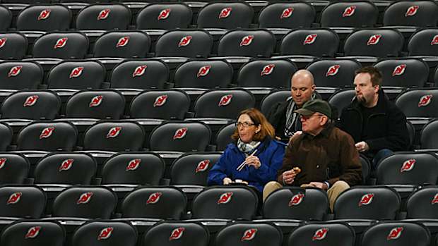 nhl-fans.jpg