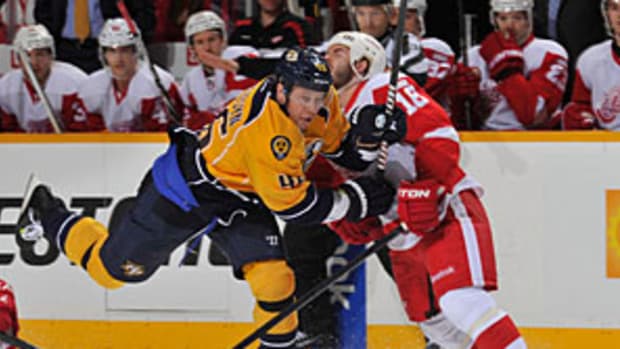 predators-red-wings.jpg