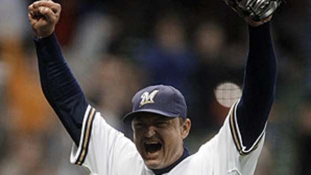 trevor-hoffman-ap2.jpg
